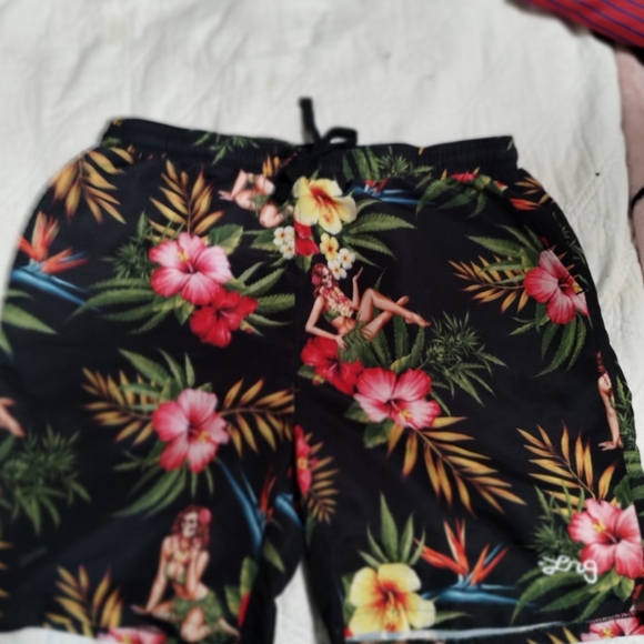 Board shorts - Picture 3 of 4